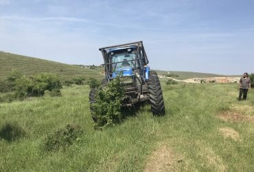 Inchiriez tractor dotat cu tocator forestier/vegetatie