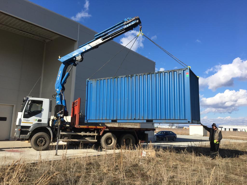 Transport containere Brasov camion cu macara