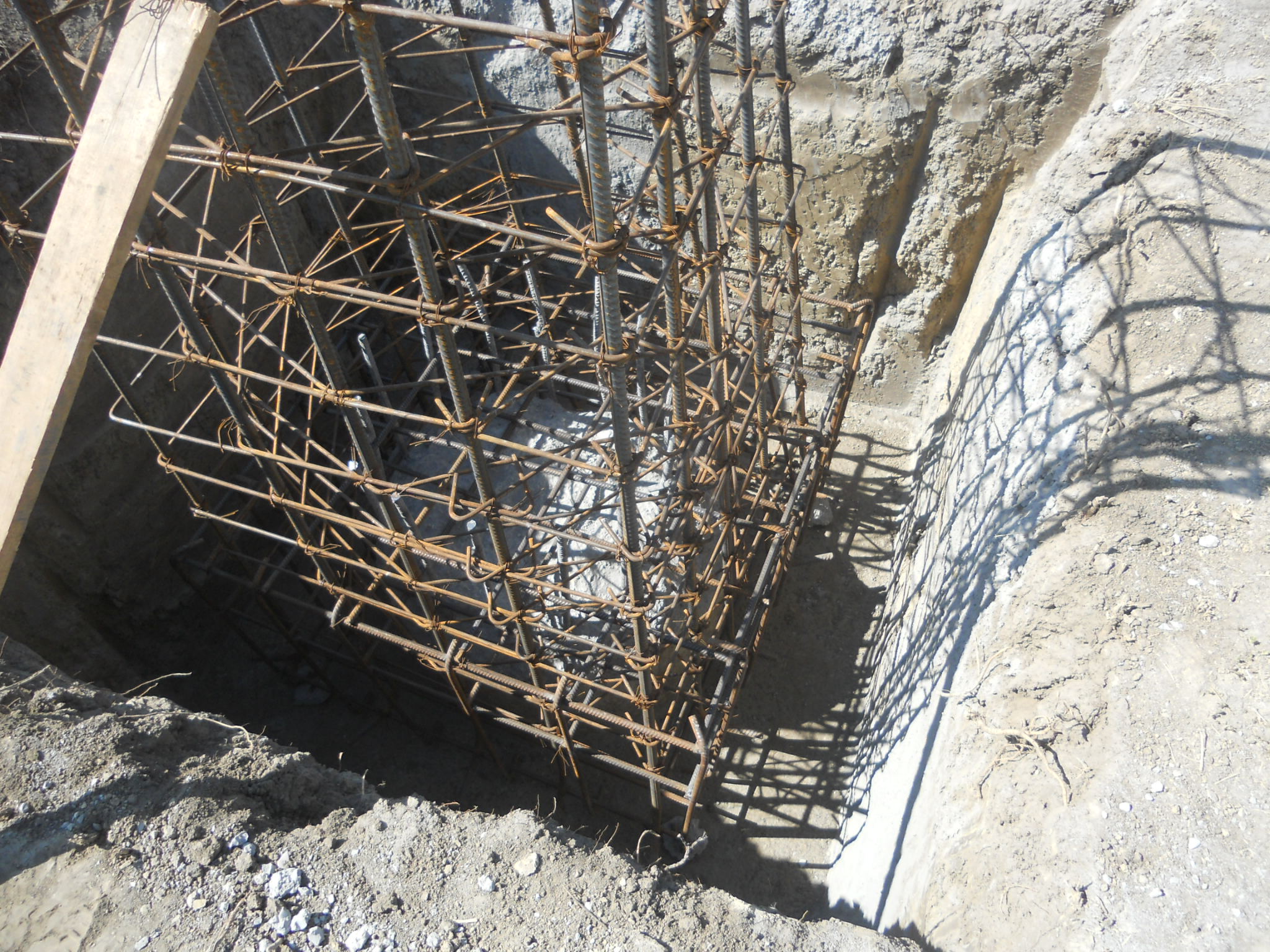 Execuție Profesională Chesoane de Mici și Mari Dimensiuni