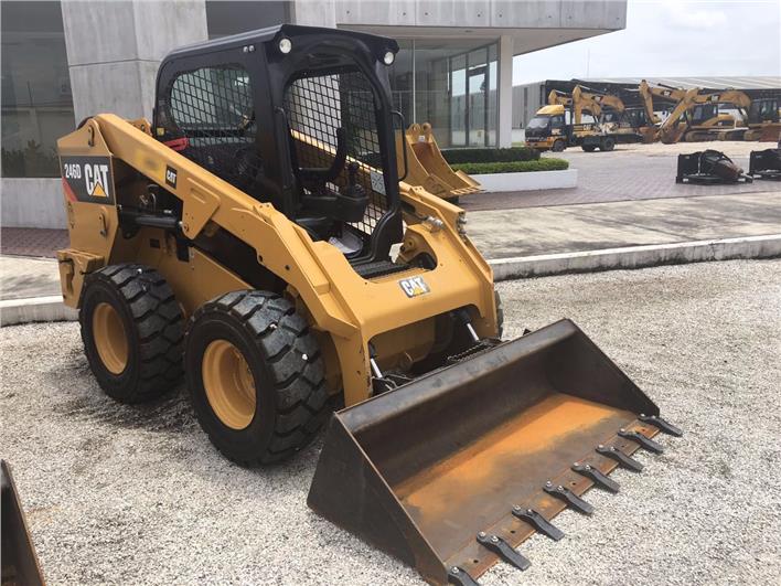 Închiriere Bobcat / Skid Steer